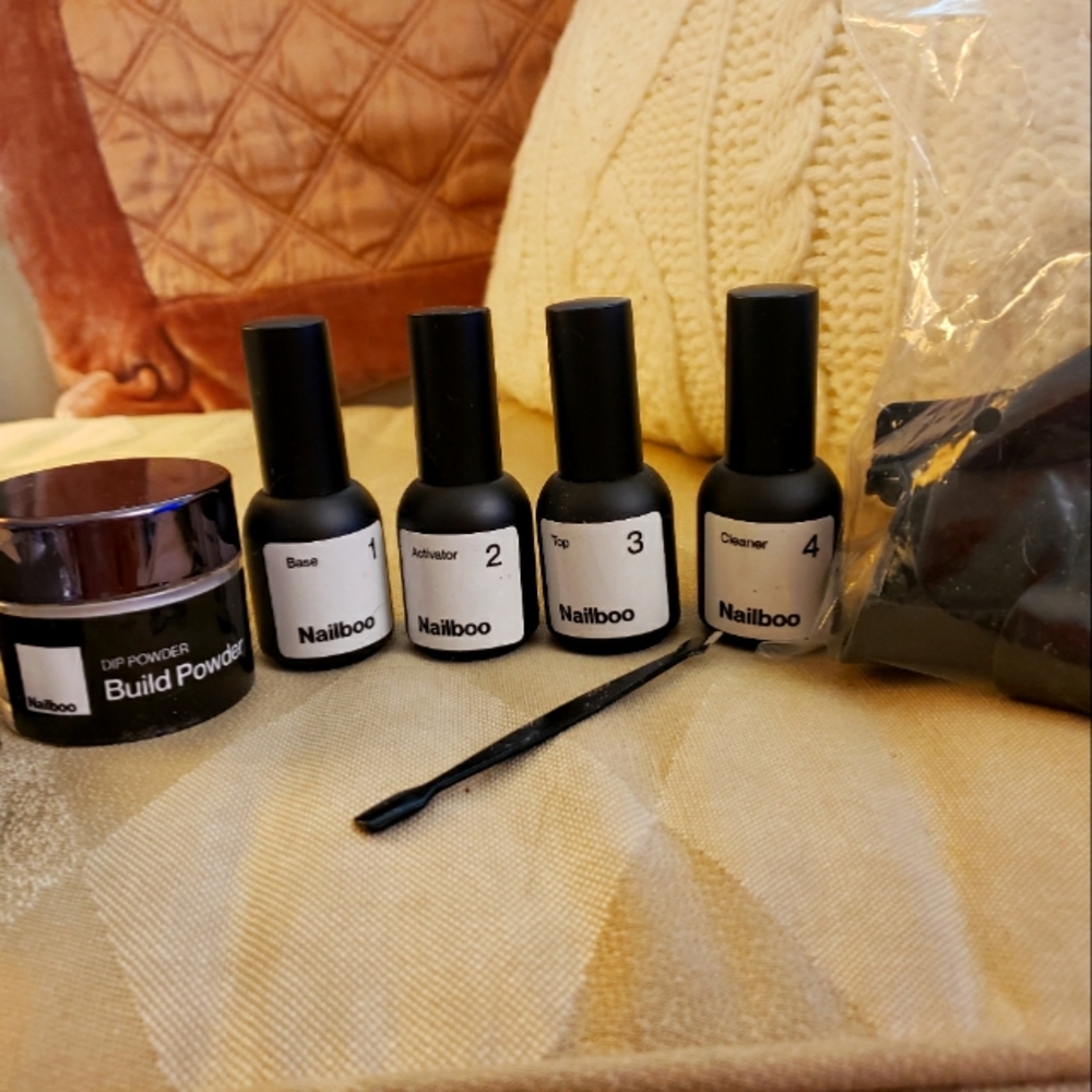 Nailboo Dip Kit w/ 4 Dip Jars NWOT